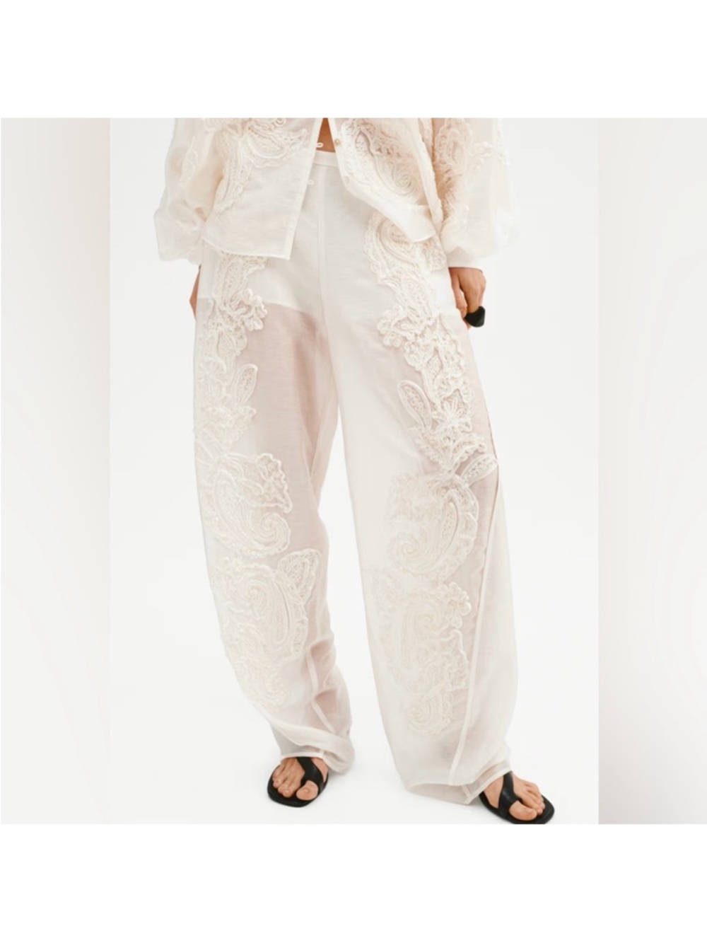 H&M STUDIO COLLECTION SPRING 2026
WHITE APPLIQUÉD BARREL-LEG PANTS